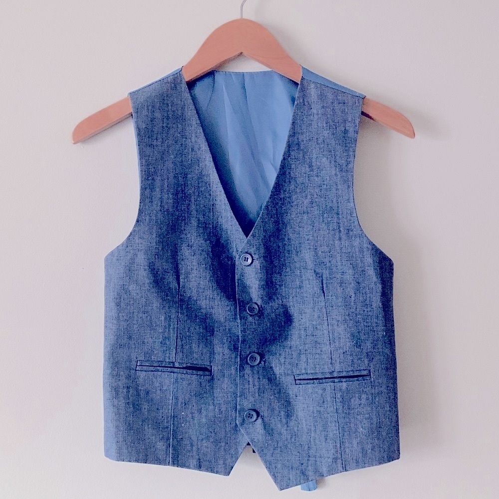 🦋3/$20 Kids World Boys Vest 12